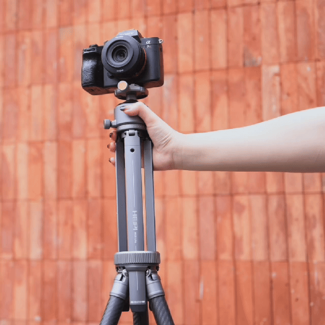 Animation showing the W28 Lite center-column and Sub Tripod module detaching from the Main Tripod